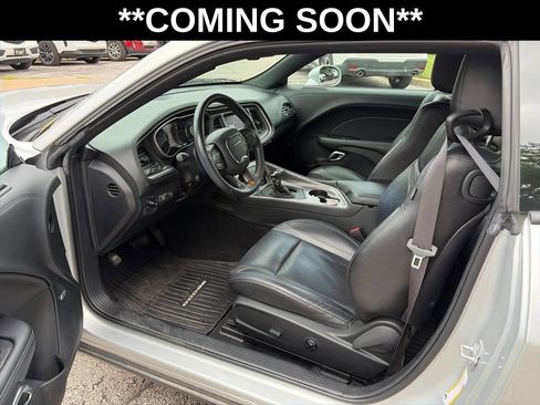 Used 2020 Dodge Challenger SXT w/ Plus Package RWD image 9