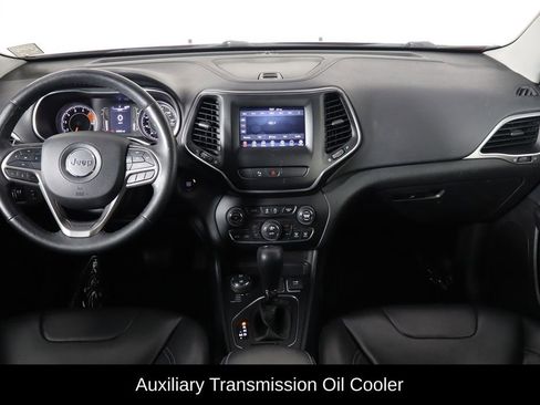 Used 2019 Jeep Cherokee Latitude Plus w/ Comfort/Convenience Group image 13