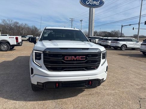 Used 2024 GMC Sierra 1500 AT4 w/ Technology Package image 4