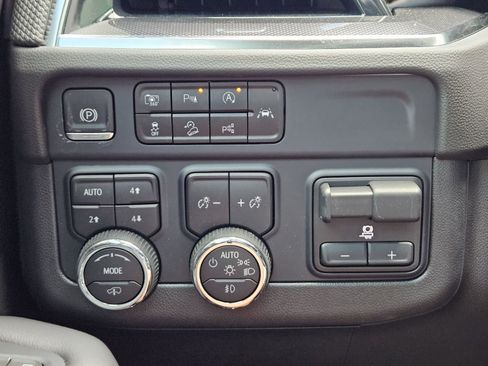 Certified 2025 Chevrolet Tahoe RST w/ Advanced Technology Package AWD/4WD image 23