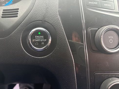 Used 2019 Ford Explorer XLT image 22