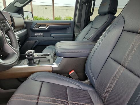 Used 2024 Chevrolet Silverado 1500 High Country w/ High Country Premium Package AWD/4WD image 20