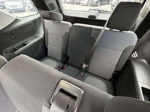 Used 2021 Chevrolet Traverse LS FWD image 13