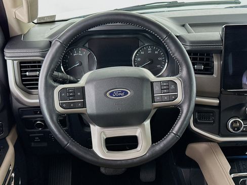 Used 2024 Ford Expedition Max XLT image 18