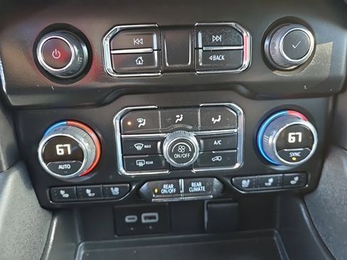 Used 2024 Chevrolet Tahoe Premier w/ Premium Package image 36