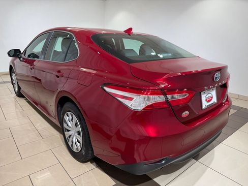 Used 2019 Toyota Camry LE FWD image 3