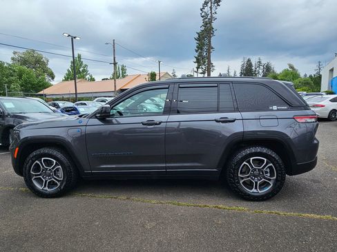 Used 2023 Jeep Grand Cherokee Trailhawk w/ Advanced Protech Group II AWD/4WD image 2