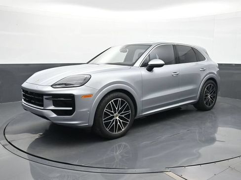 Certified 2024 Porsche Cayenne AWD/4WD image 1