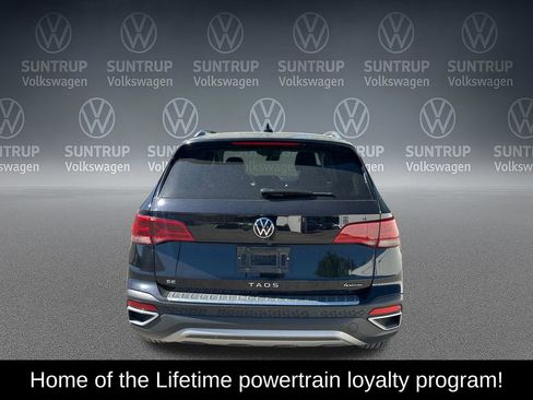Used 2023 Volkswagen Taos SE w/ Panoramic Sunroof Package AWD/4WD image 5