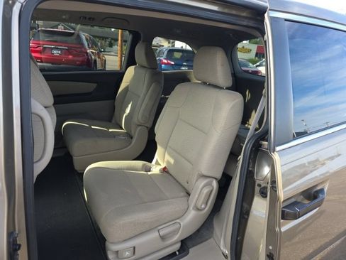 Used 2011 Honda Odyssey LX image 8