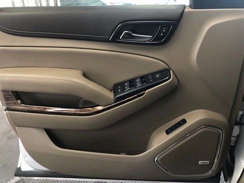 Used 2019 GMC Yukon XL SLT w/ Open Road Package image 17