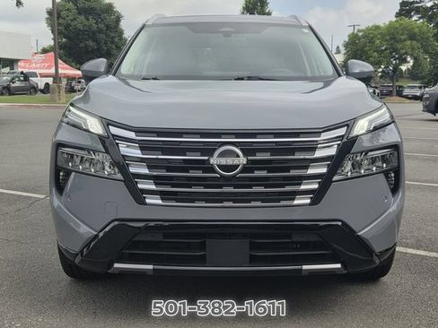 Certified 2025 Nissan Rogue Platinum w/ Platinum Premium Package FWD image 8