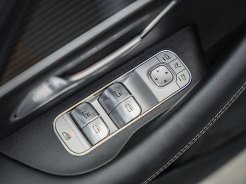 Used 2025 Mercedes-Benz GLS 450 4MATIC image 38