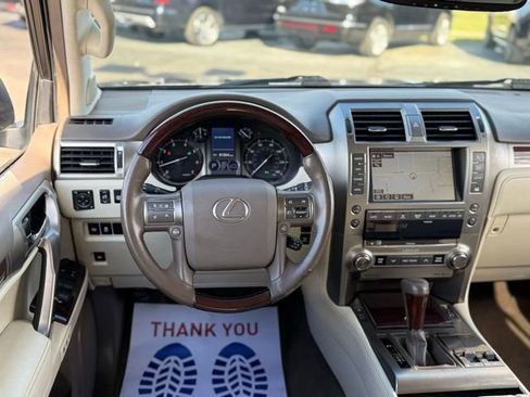 Used 2019 Lexus GX 460 Premium w/ Premium Package image 8