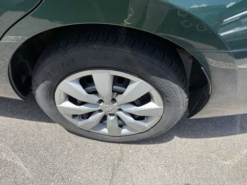 Used 2016 Toyota Corolla LE FWD image 5