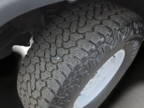 Used 2025 Ford Bronco Heritage Edition AWD/4WD image 23
