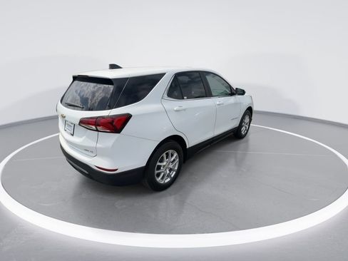 Used 2024 Chevrolet Equinox LT w/ Driver Convenience Package AWD/4WD image 8