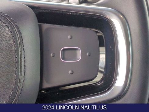 Used 2024 Lincoln Nautilus Reserve AWD/4WD image 16