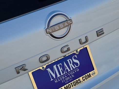 Used 2024 Nissan Rogue SL w/ SL Premium Package image 11