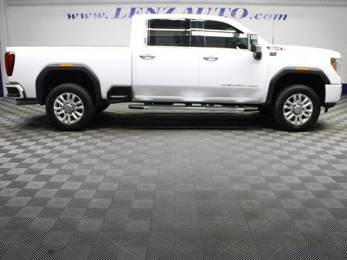 Used 2022 GMC Sierra 2500 Denali AWD/4WD image 2