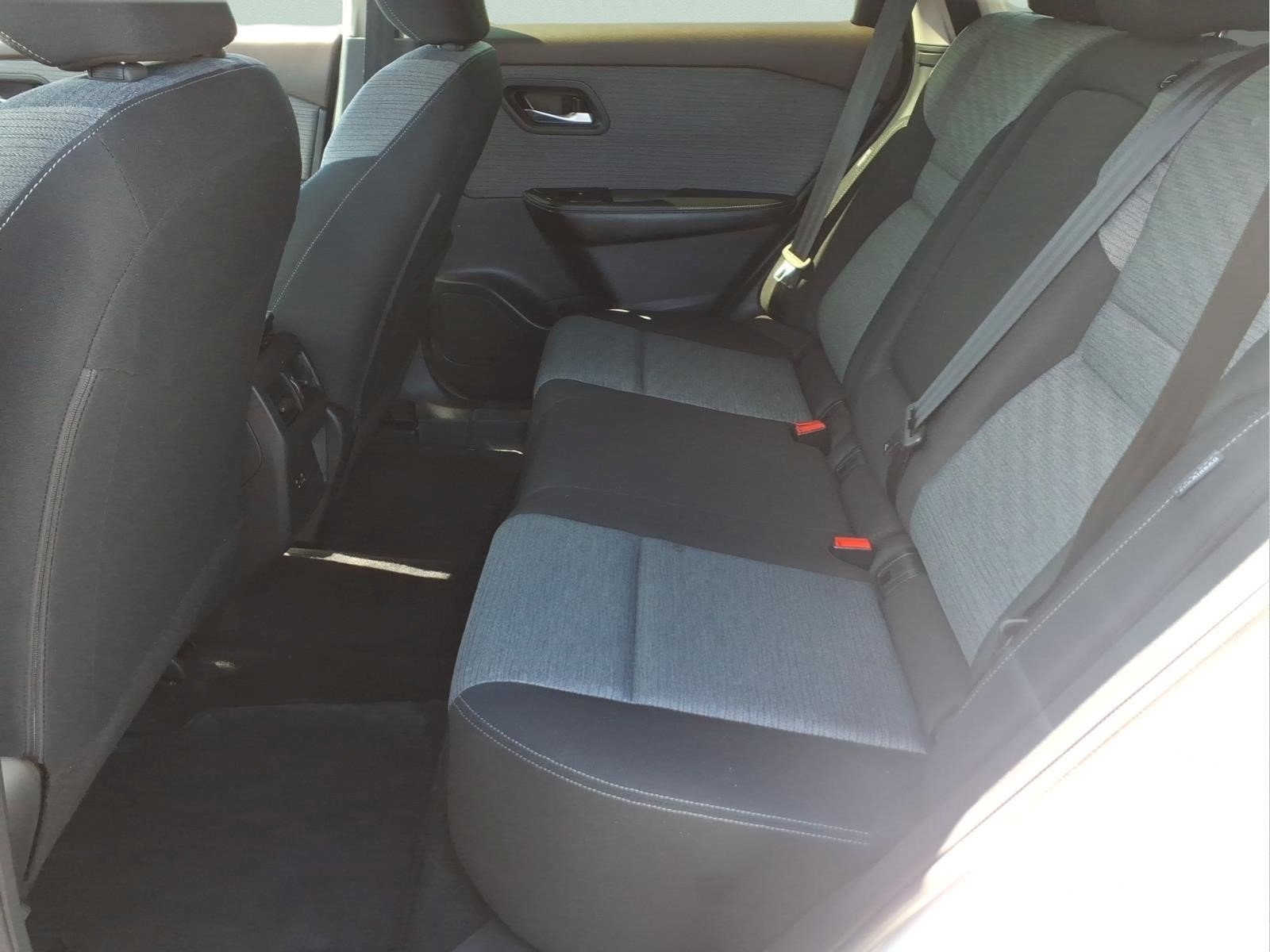 Used 2023 Nissan Rogue SV AWD/4WD image 22