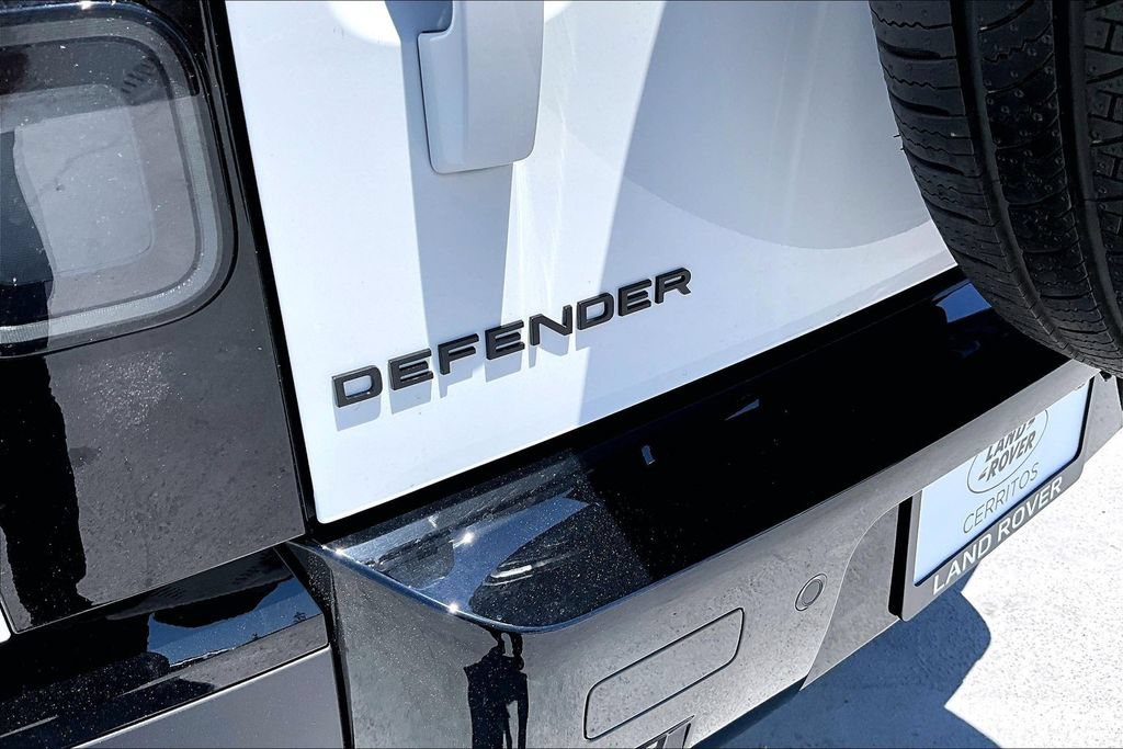 New 2026 Land Rover Defender 110 S AWD/4WD image 9