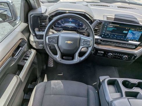Used 2025 Chevrolet Silverado 1500 LT RWD image 16