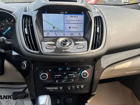 Used 2018 Ford Escape Titanium AWD/4WD image 22