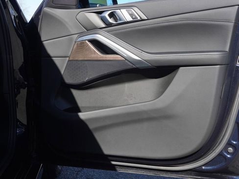 Used 2023 BMW X6 xDrive40i w/ M Sport Package image 25