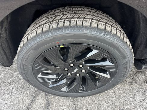 New 2026 Lincoln Navigator Reserve w/ Jet Appearance Package AWD/4WD image 10