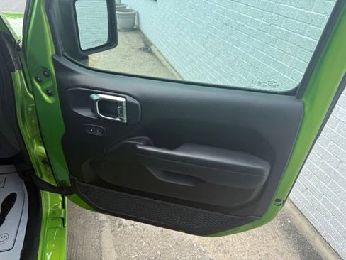 Used 2025 Jeep Wrangler Sport AWD/4WD image 13
