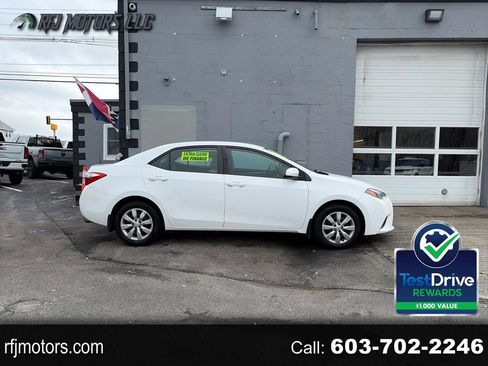Used 2014 Toyota Corolla LE FWD image 1