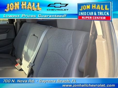 Used 2014 GMC Acadia SLE image 18