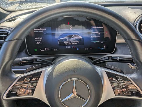 Used 2025 Mercedes-Benz C 300 Sedan image 28