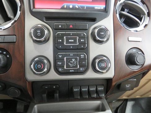 Used 2015 Ford F250 Lariat w/ Lariat Ultimate Package image 24