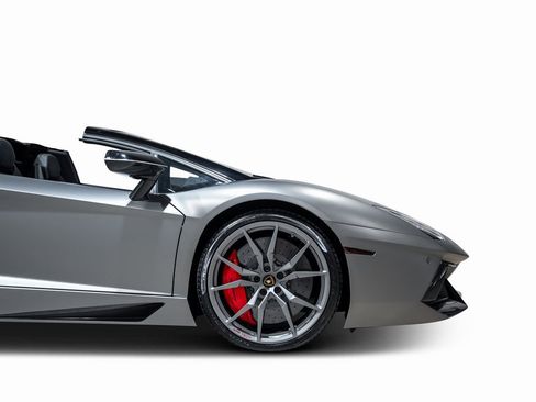 Used 2017 Lamborghini Aventador LP 700-4 image 22