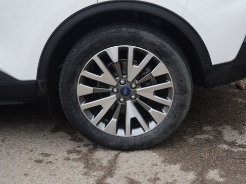 Used 2022 Ford Escape Titanium w/ Class II Trailer Tow Package image 28