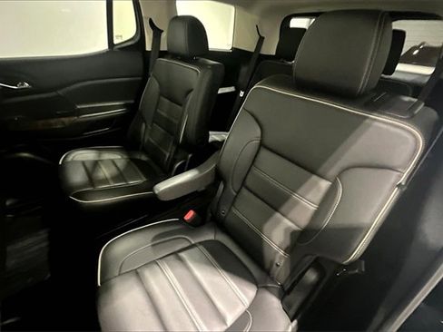 Used 2022 GMC Acadia Denali image 23