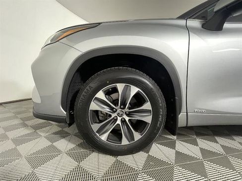 Certified 2025 Toyota Highlander XLE AWD/4WD image 23