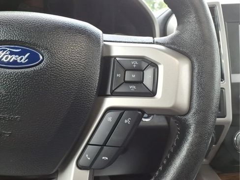 Used 2019 Ford F150 Lariat w/ Equipment Group 502A Luxury AWD/4WD image 16