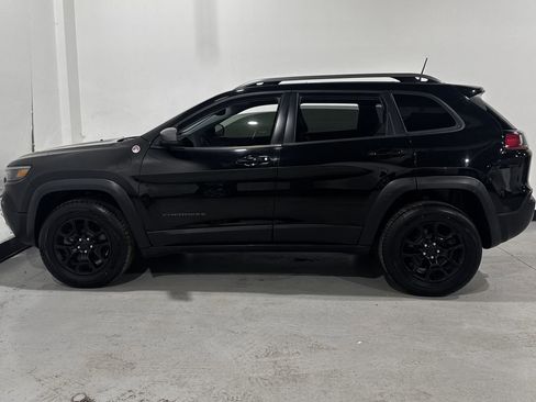 Used 2019 Jeep Cherokee Trailhawk w/ Comfort/Convenience Group AWD/4WD image 14