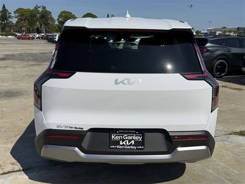 New 2026 Kia EV9 Light image 5