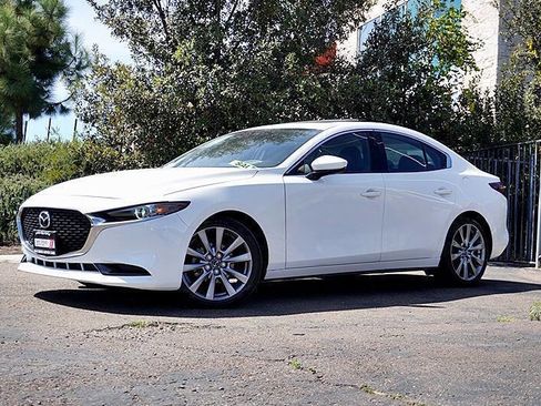 Used 2020 MAZDA MAZDA3 Premium 4dr Sedan image 2