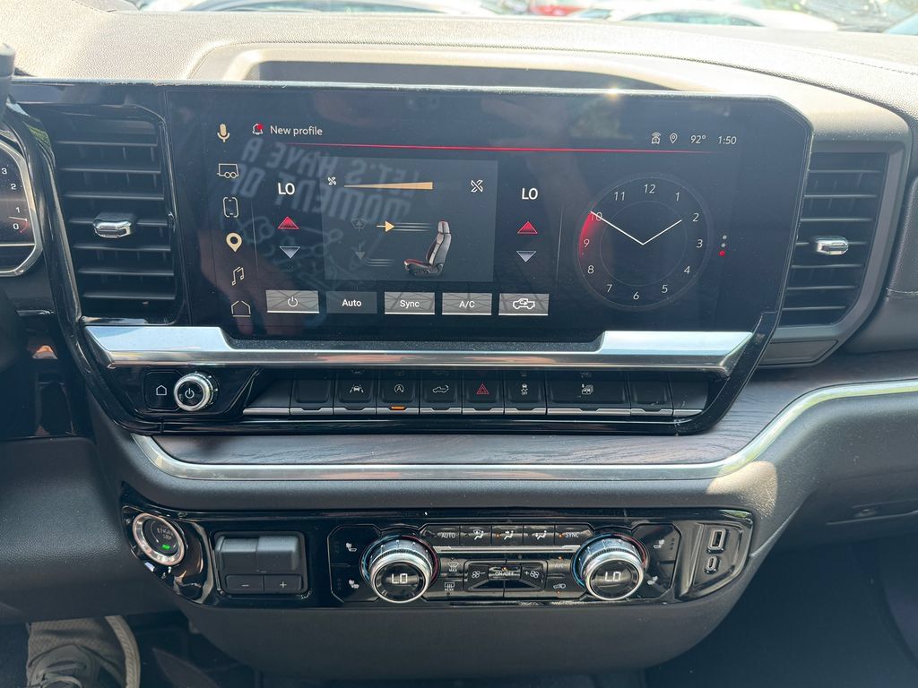 Used 2025 GMC Sierra 1500 SLT AWD/4WD image 18