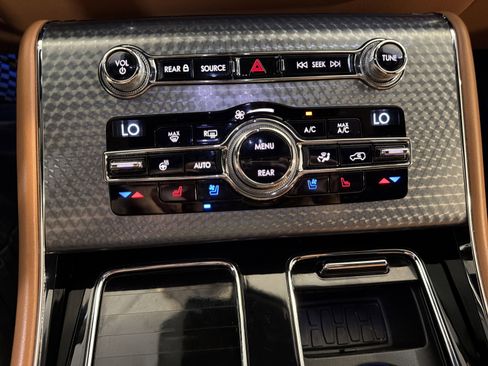 Used 2023 Lincoln Aviator Black Label w/ Dynamic Handling Package AWD/4WD image 20