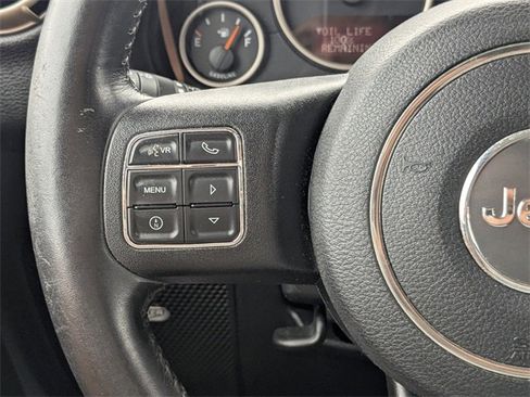 Used 2016 Jeep Wrangler Unlimited Sahara image 23