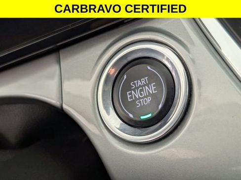 Certified 2025 Chevrolet Trax LT FWD image 22