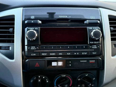 Used 2012 Toyota Tacoma PreRunner w/ SR5 Pkg RWD image 26