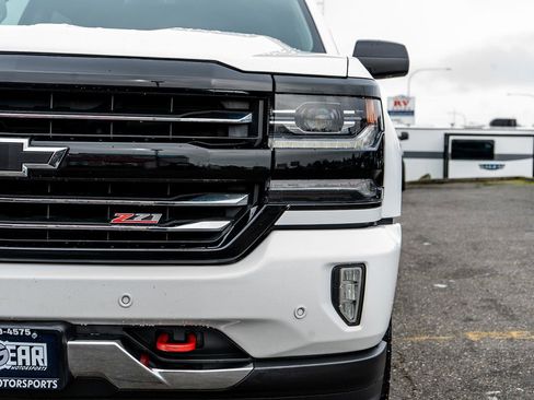 Used 2018 Chevrolet Silverado 1500 LTZ Z71 w/ Redline Edition image 9