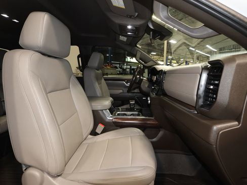 Used 2023 GMC Sierra 1500 SLT w/ SLT Premium Package image 28